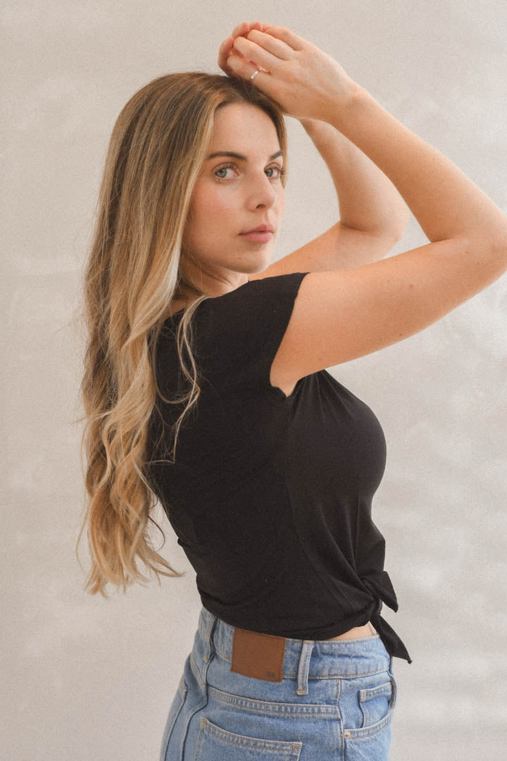 Polera Nudo manga corta negra