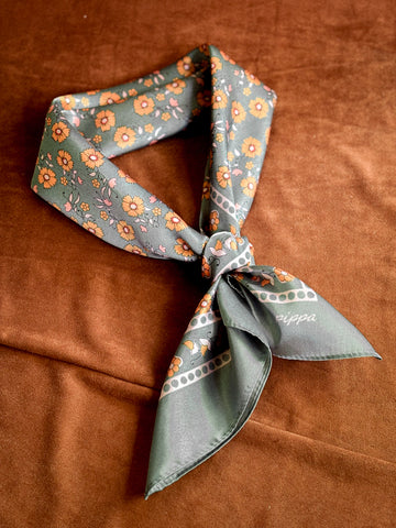 Pañuelo Flores Verde