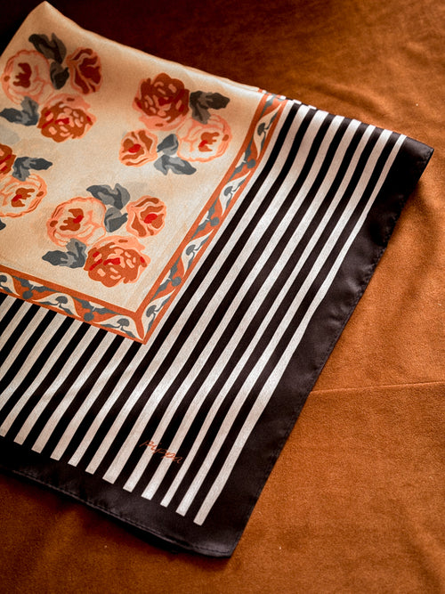Pañuelo Rayas Negro